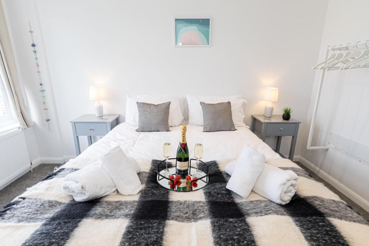 Ocean Breeze - 1 Minute From The Beach - 10 Minute From Bic - Fast Wi-Fi - Smart Tv Bournemouth Exterior photo