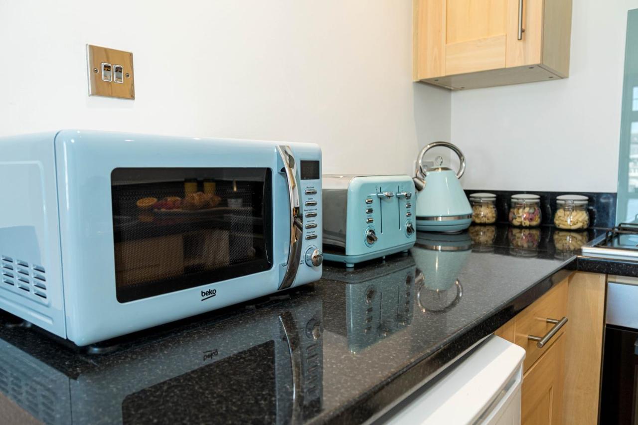 Ocean Breeze - 1 Minute From The Beach - 10 Minute From Bic - Fast Wi-Fi - Smart Tv Bournemouth Exterior photo