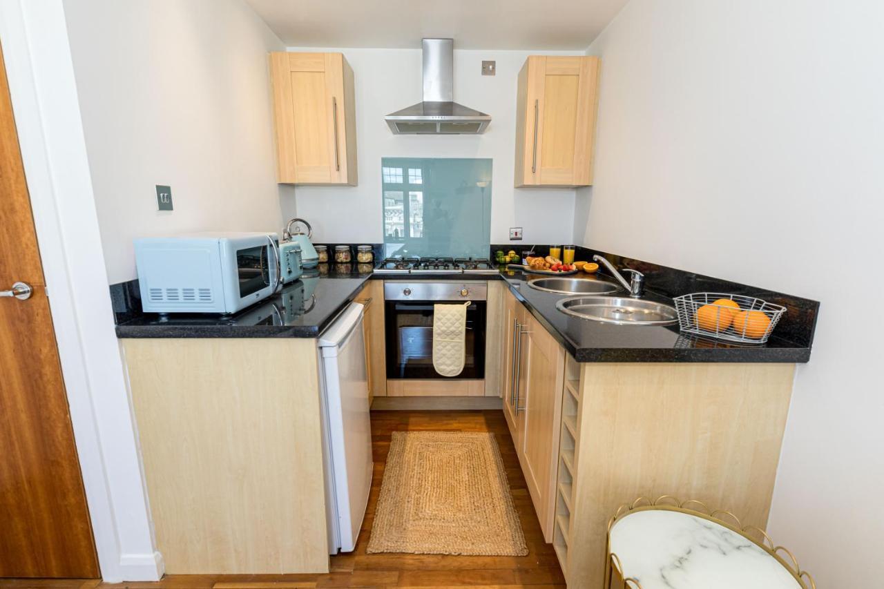 Ocean Breeze - 1 Minute From The Beach - 10 Minute From Bic - Fast Wi-Fi - Smart Tv Bournemouth Exterior photo